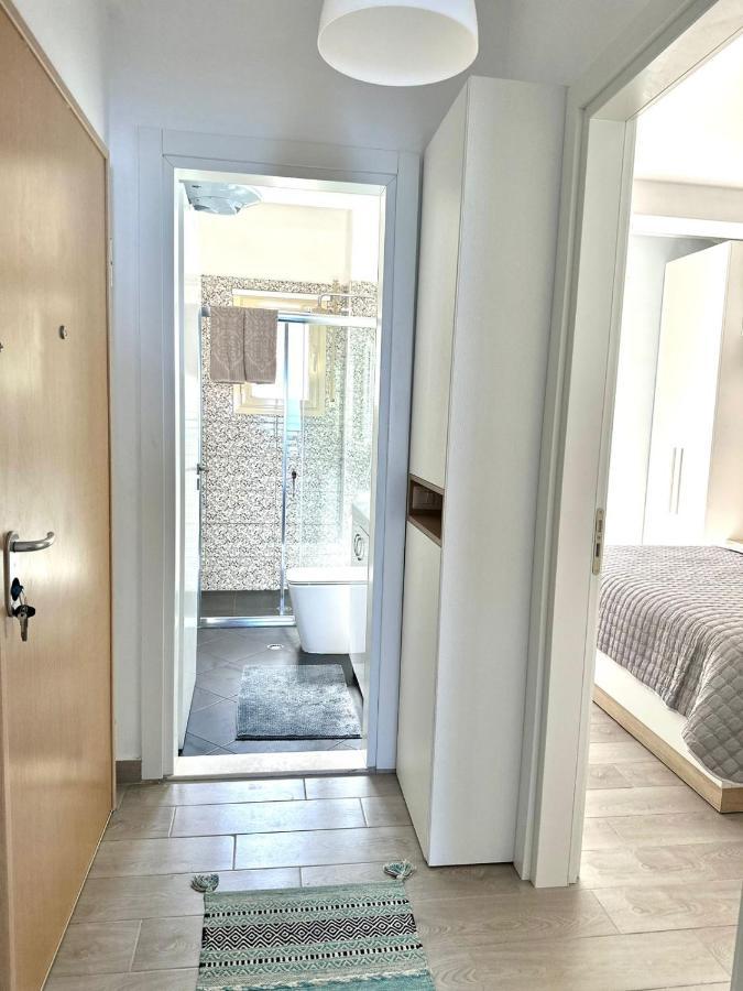 Sunny Hill Apartment Vlorë Esterno foto