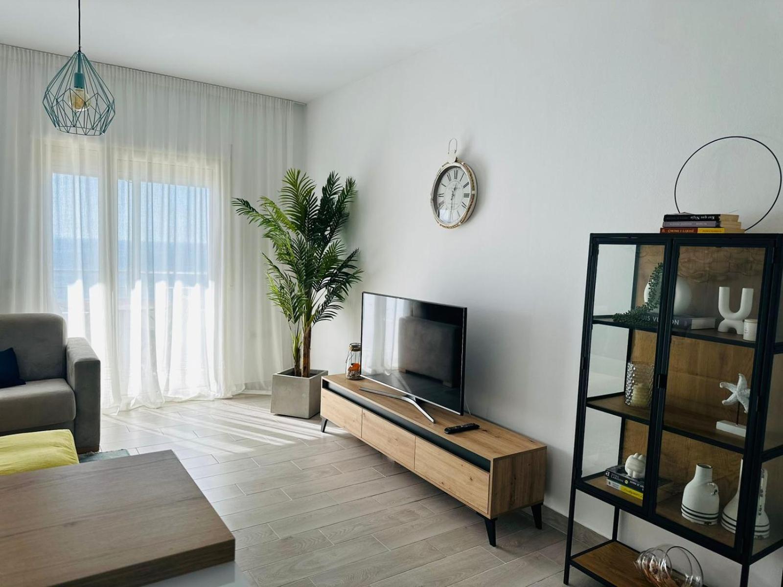 Sunny Hill Apartment Vlorë Esterno foto